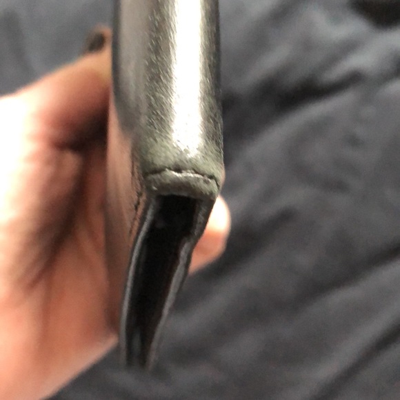 Passport case - Picture 11 of 11